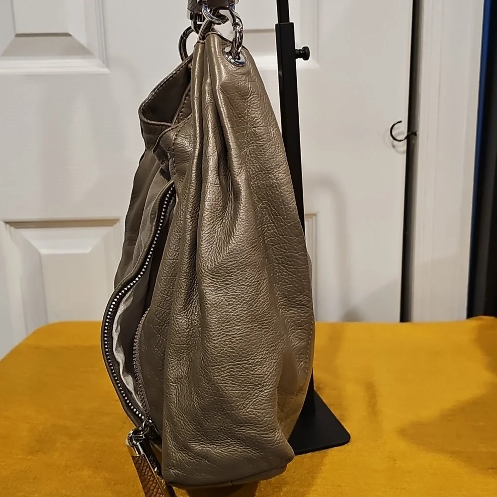 Michael Kors Collection Tonne Taupe Hobo Shoulder Bag EUC BMK-1109H